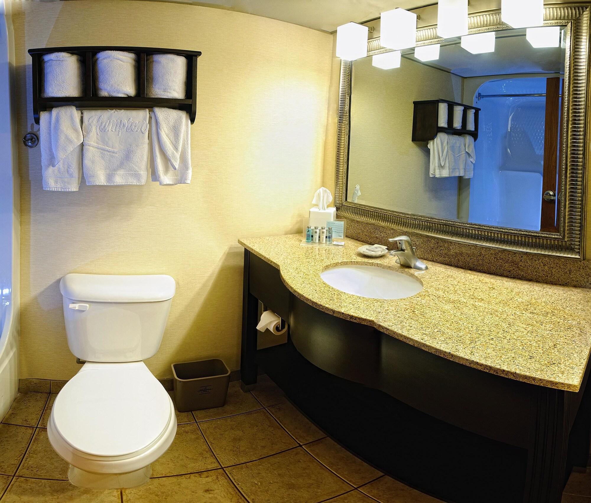 Hampton Inn Kinston Habitación foto